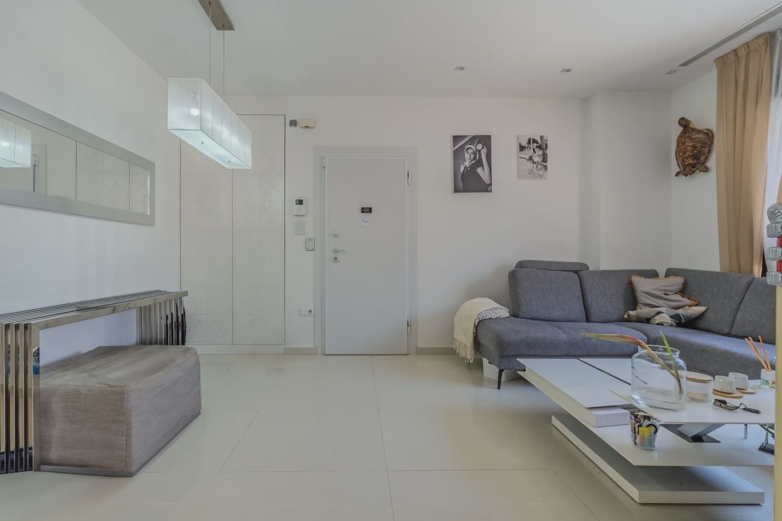 Apartamento de 2 habitaciones en Guardamar del Segura en venta con piscina garaje - 299.000 € (Ref: 9979357)