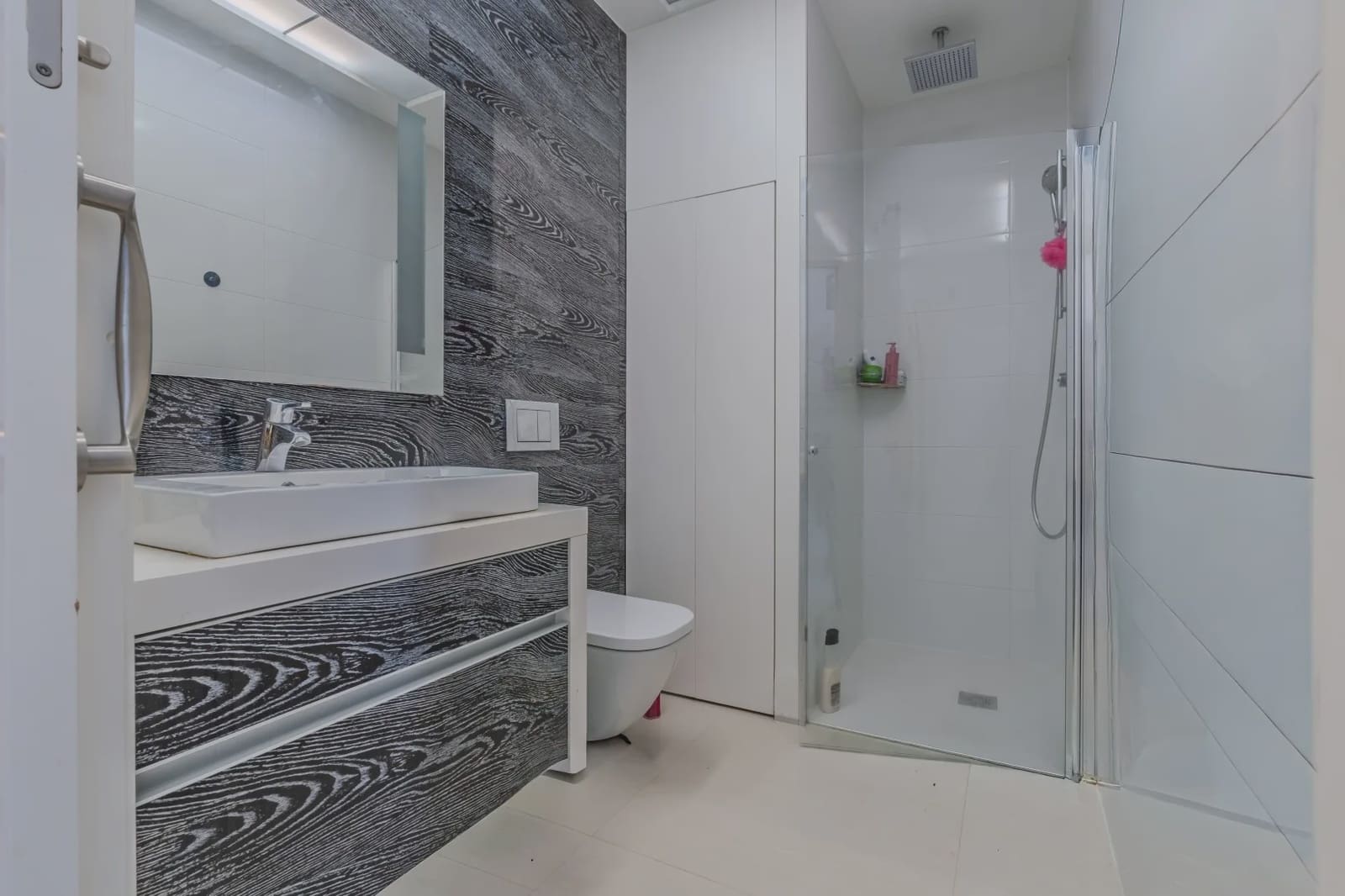 Apartamento de 2 habitaciones en Guardamar del Segura en venta con piscina garaje - 299.000 € (Ref: 9979357)