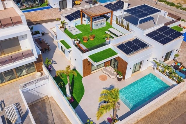 4 chambre Villa/Maison à vendre à San Miguel de Salinas avec piscine - 605 000 € (Ref: 9979372)