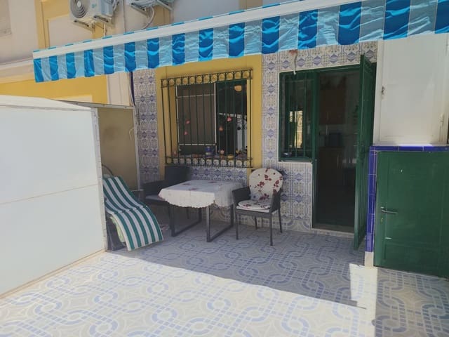 Casa de 3 habitaciones en La Zenia, Orihuela en venta con piscina garaje - 250.000 € (Ref: 9980063)