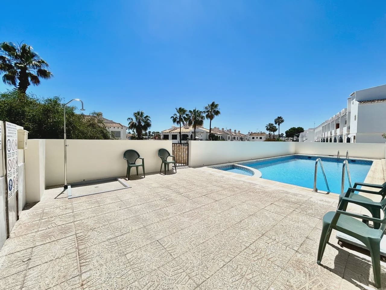 3 soverom Hus til salgs i La Zenia med svømmebasseng garasje - € 250 000 (Ref: 9980063)