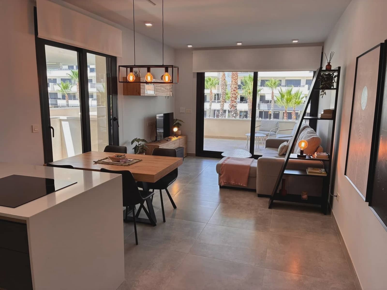 2 soverom Leilighet til salgs i Los Altos med svømmebasseng garasje - € 289 000 (Ref: 9980066)