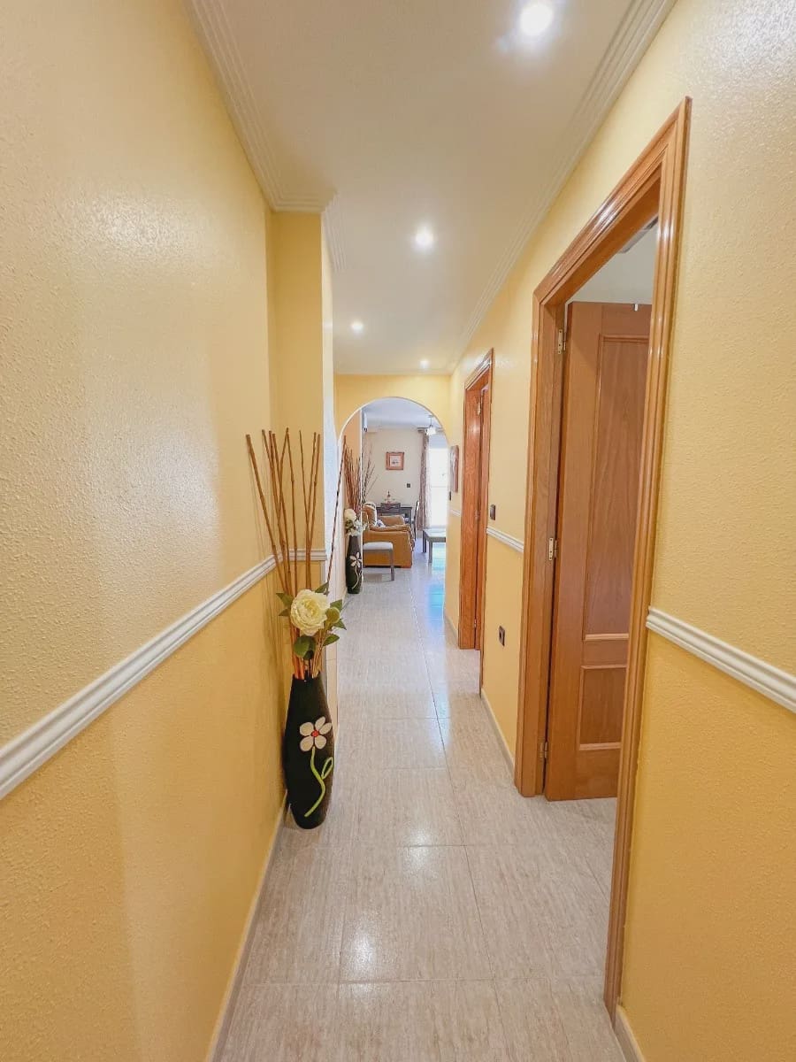 Apartamento de 3 habitaciones en Torrevieja en venta con garaje - 265.000 € (Ref: 9980069)