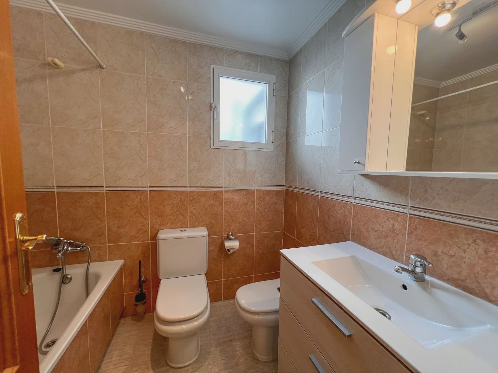 Apartamento de 3 habitaciones en Torrevieja en venta con garaje - 265.000 € (Ref: 9980069)