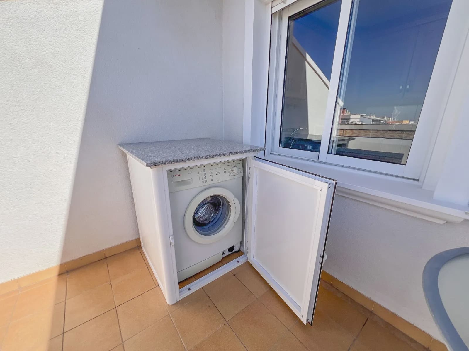 Apartamento de 3 habitaciones en Torrevieja en venta con garaje - 265.000 € (Ref: 9980069)