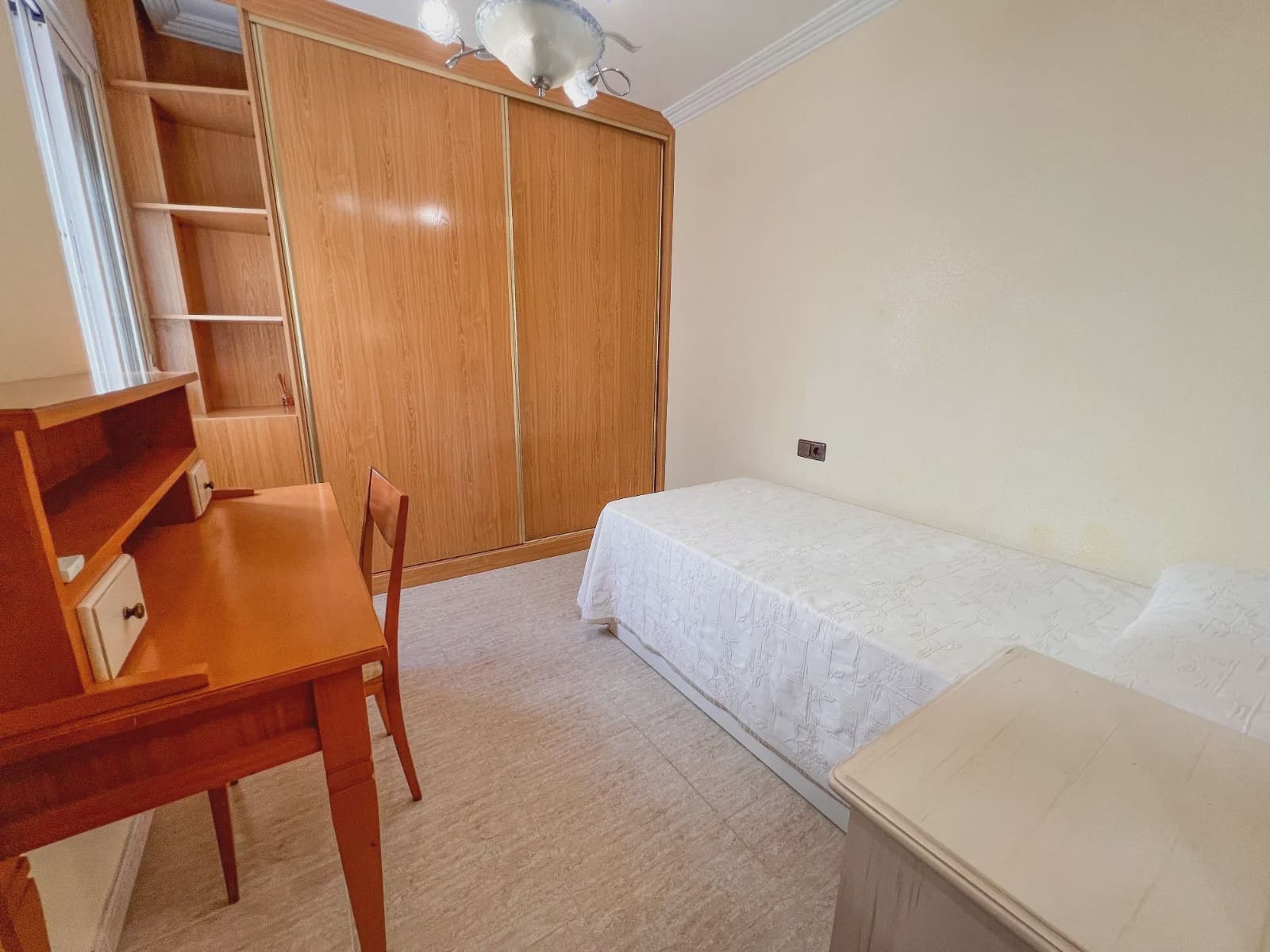 Apartamento de 3 habitaciones en Torrevieja en venta con garaje - 265.000 € (Ref: 9980069)