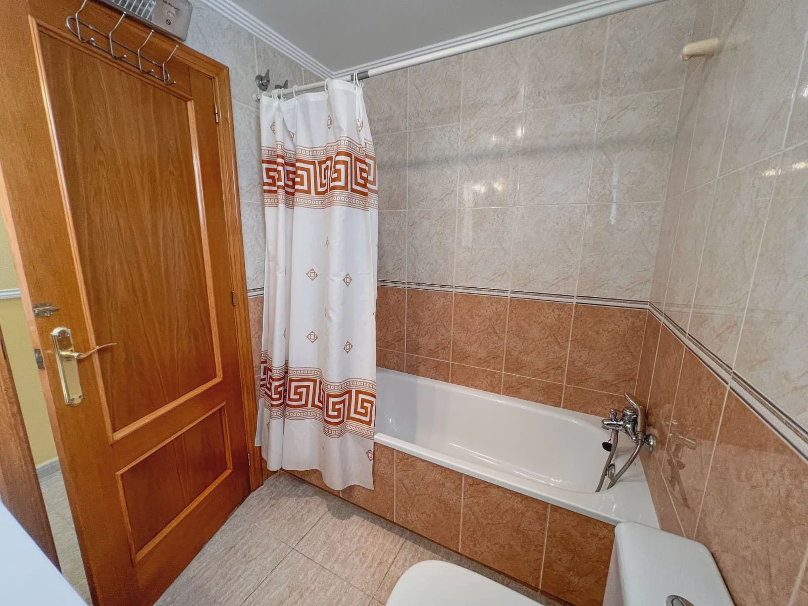 Apartamento de 3 habitaciones en Torrevieja en venta con garaje - 265.000 € (Ref: 9980069)