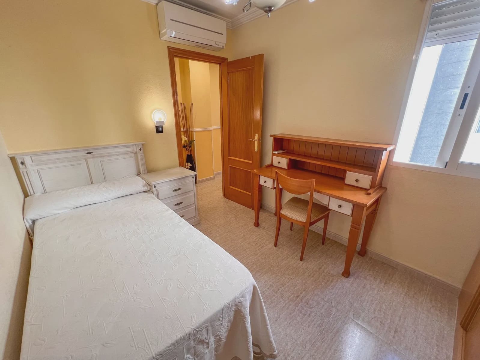 Apartamento de 3 habitaciones en Torrevieja en venta con garaje - 265.000 € (Ref: 9980069)