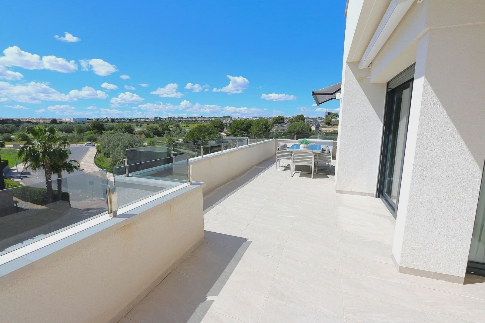 3 soverom Villa til salgs i Los Altos med svømmebasseng garasje - € 529 000 (Ref: 9980121)