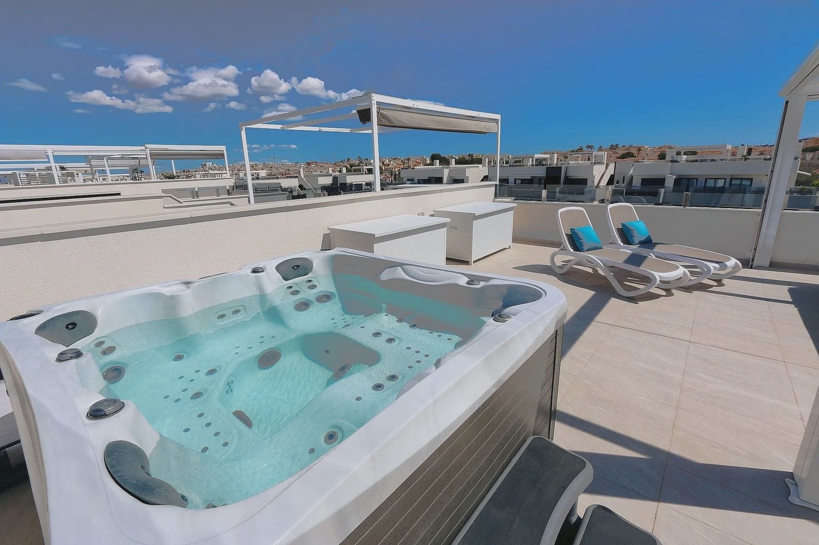 3 soverom Villa til salgs i Los Altos med svømmebasseng garasje - € 529 000 (Ref: 9980121)