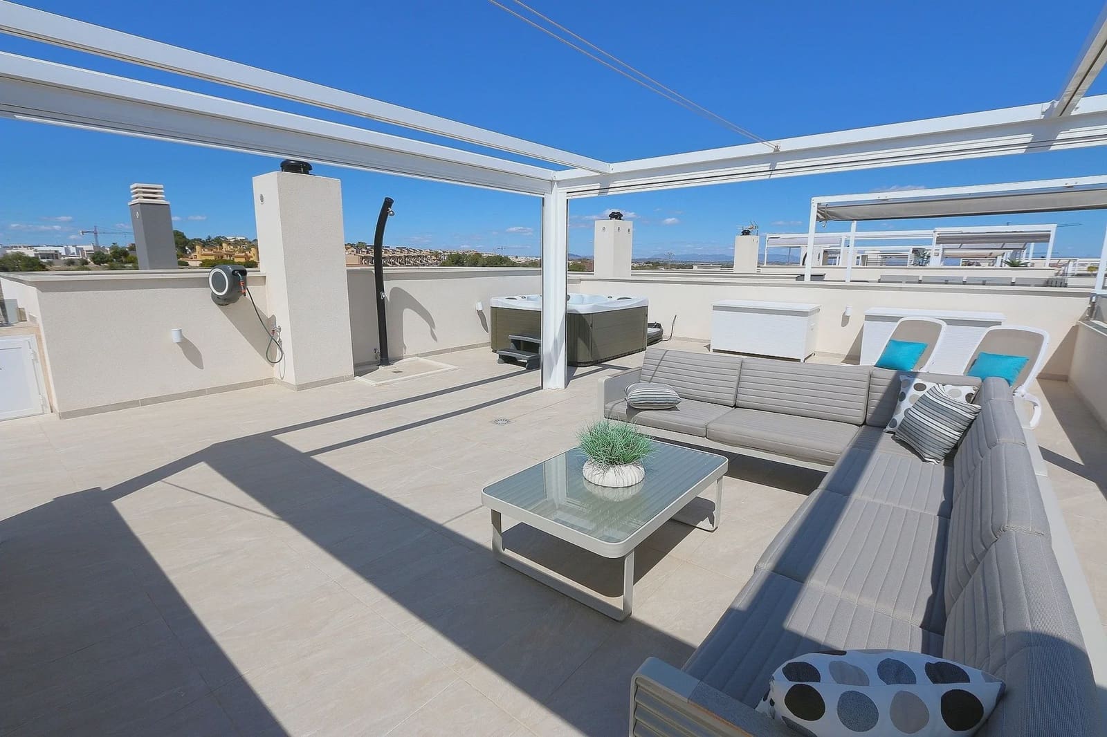 3 soverom Villa til salgs i Los Altos med svømmebasseng garasje - € 529 000 (Ref: 9980121)