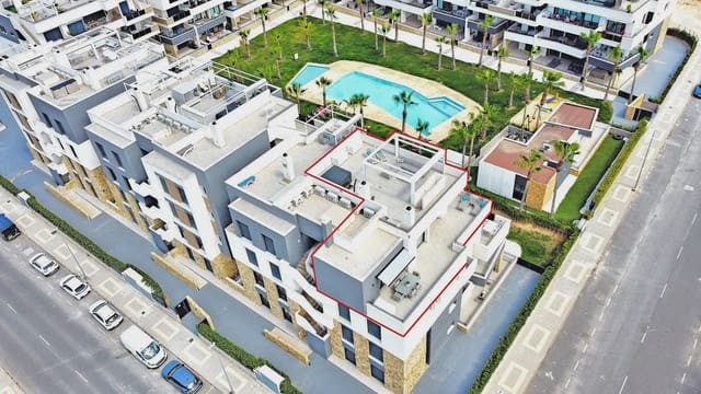 3 soverom Villa til salgs i Los Altos med svømmebasseng garasje - € 529 000 (Ref: 9980121)