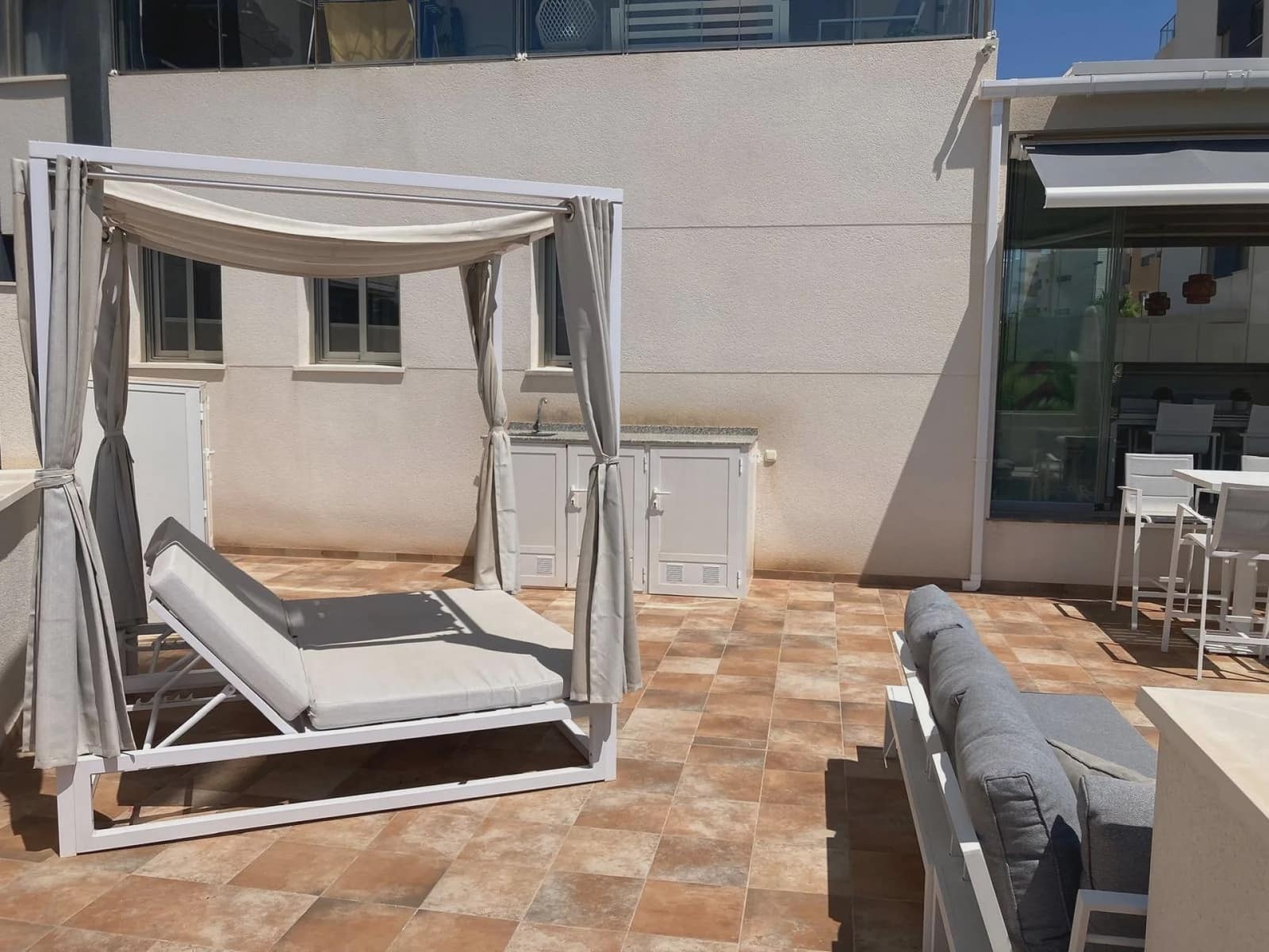 2 soveværelse Lejlighed til salg i Los Dolses med swimmingpool garage - € 319.995 (Ref: 9980122)