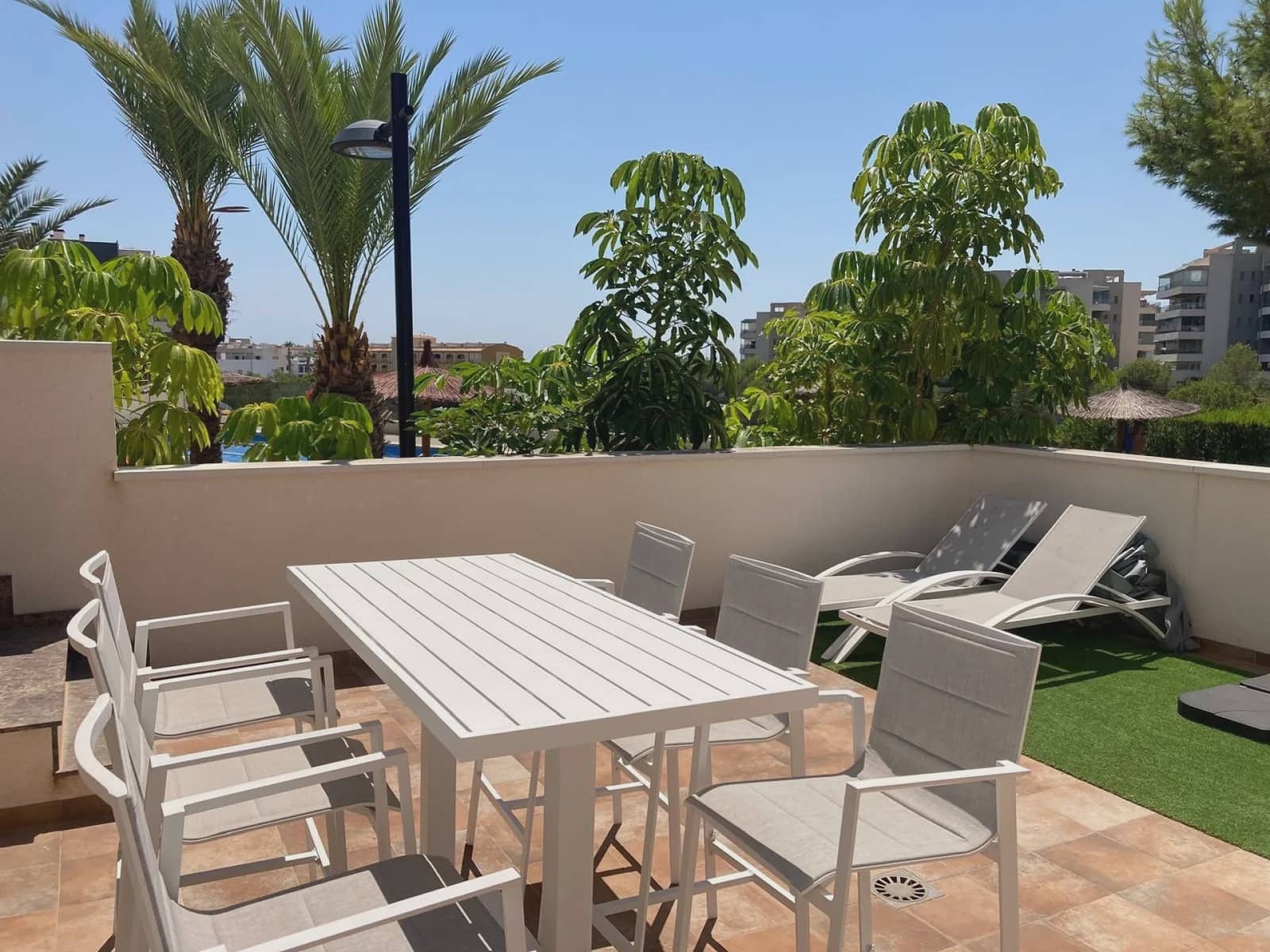 2 soveværelse Lejlighed til salg i Los Dolses med swimmingpool garage - € 319.995 (Ref: 9980122)
