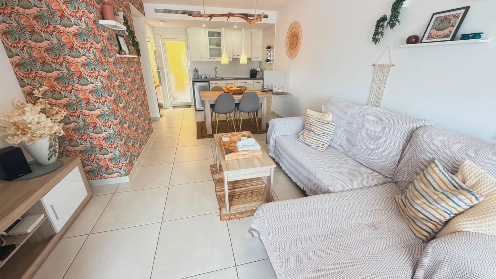 2 soverom Leilighet til salgs i Torrevieja med svømmebasseng garasje - € 235 000 (Ref: 9980123)