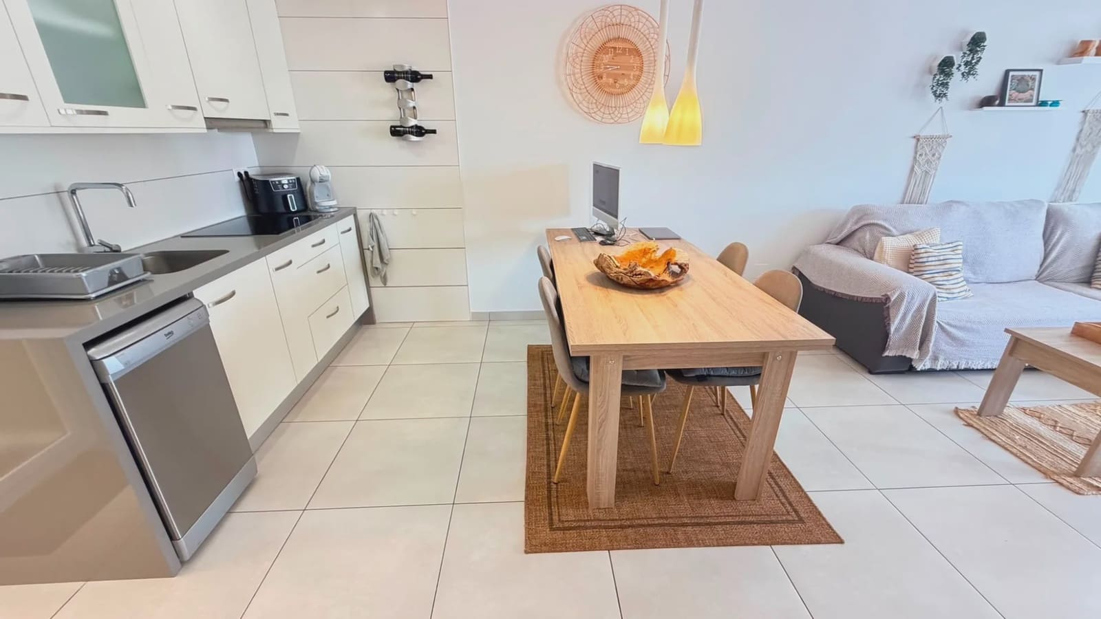 2 soverom Leilighet til salgs i Torrevieja med svømmebasseng garasje - € 235 000 (Ref: 9980123)