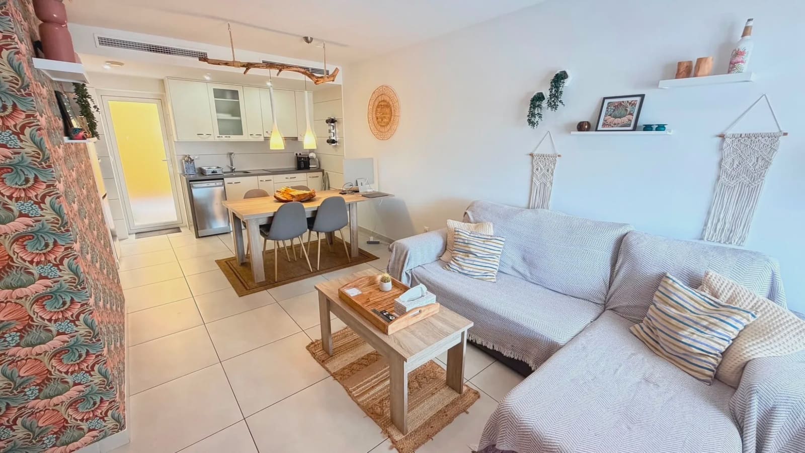 2 soverom Leilighet til salgs i Torrevieja med svømmebasseng garasje - € 235 000 (Ref: 9980123)