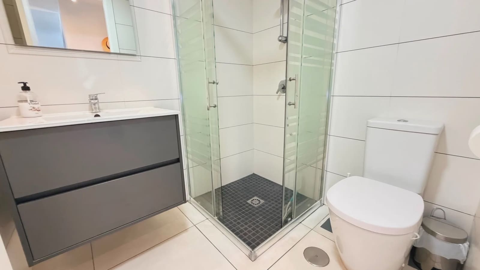 2 soverom Leilighet til salgs i Torrevieja med svømmebasseng garasje - € 235 000 (Ref: 9980123)