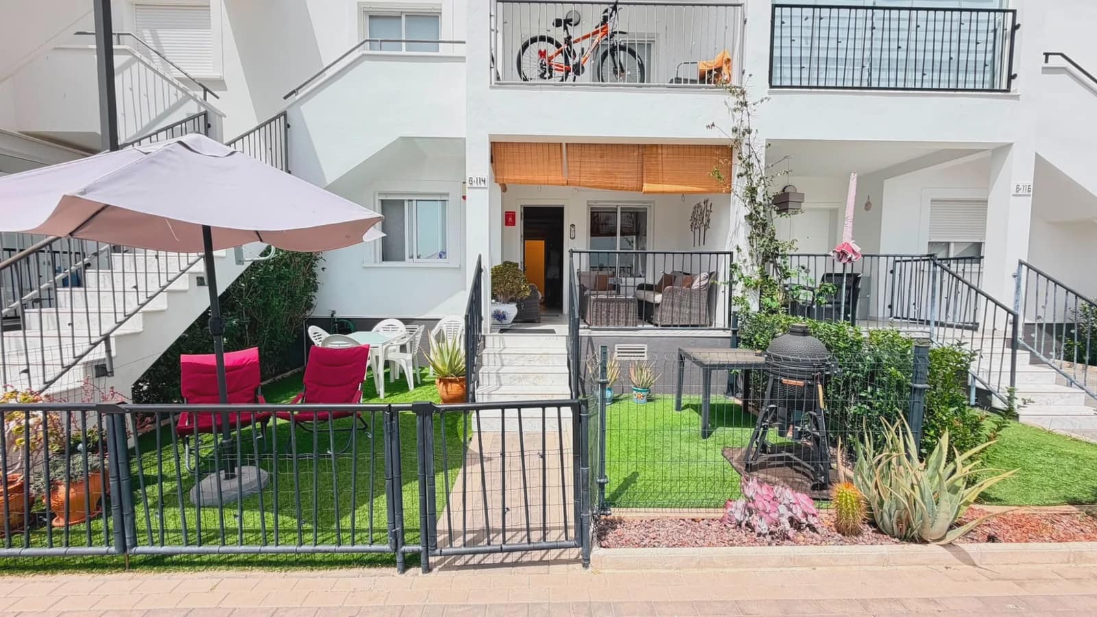 2 soverom Leilighet til salgs i Torrevieja med svømmebasseng garasje - € 235 000 (Ref: 9980123)
