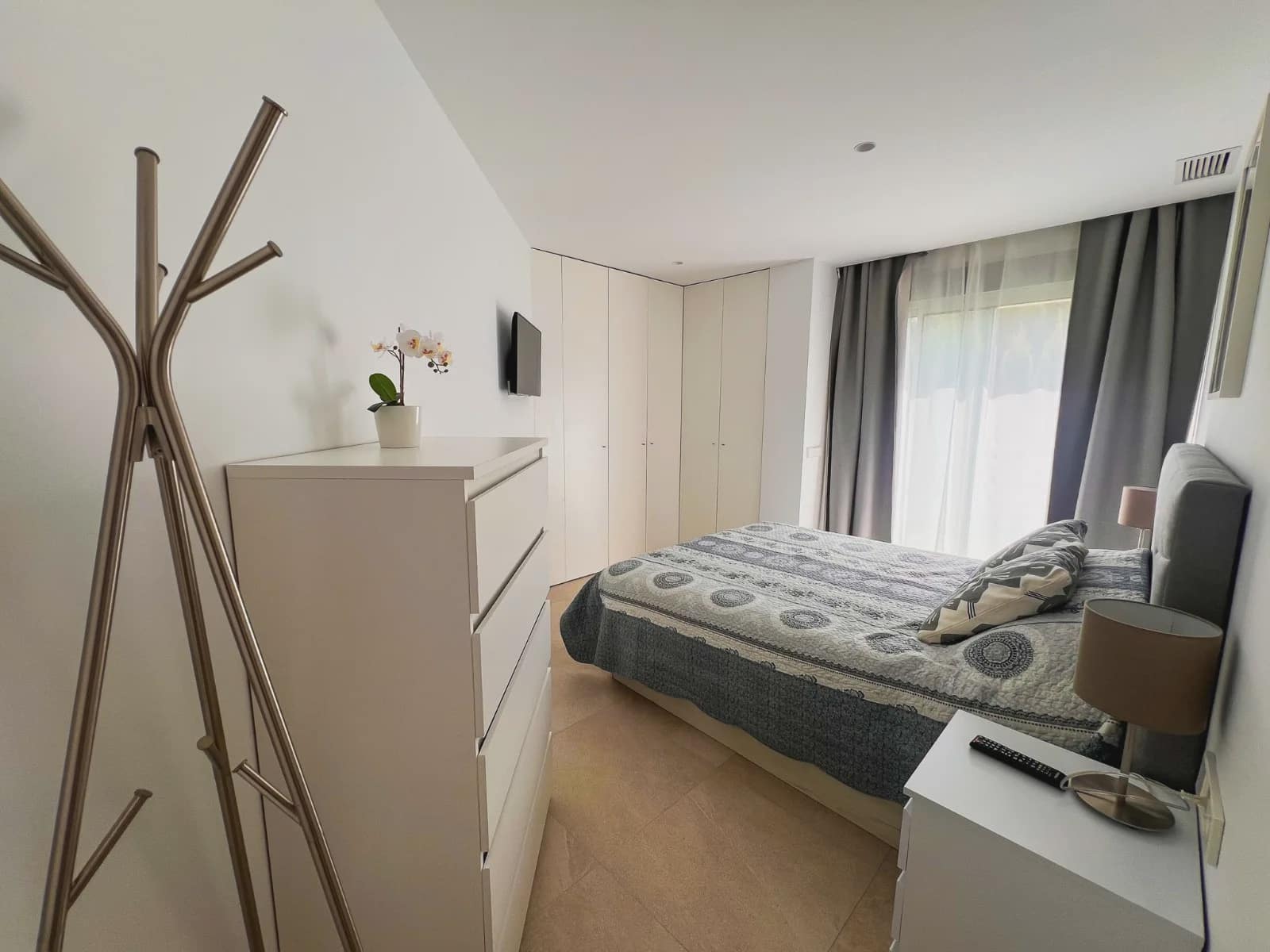 2 soveværelse Lejlighed til salg i Torrevieja med swimmingpool garage - € 310.000 (Ref: 9980126)