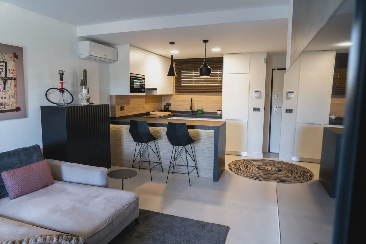 2 Zimmer Apartment zu verkaufen in La Veleta mit Pool - 273.000 € (Ref: 9980128)