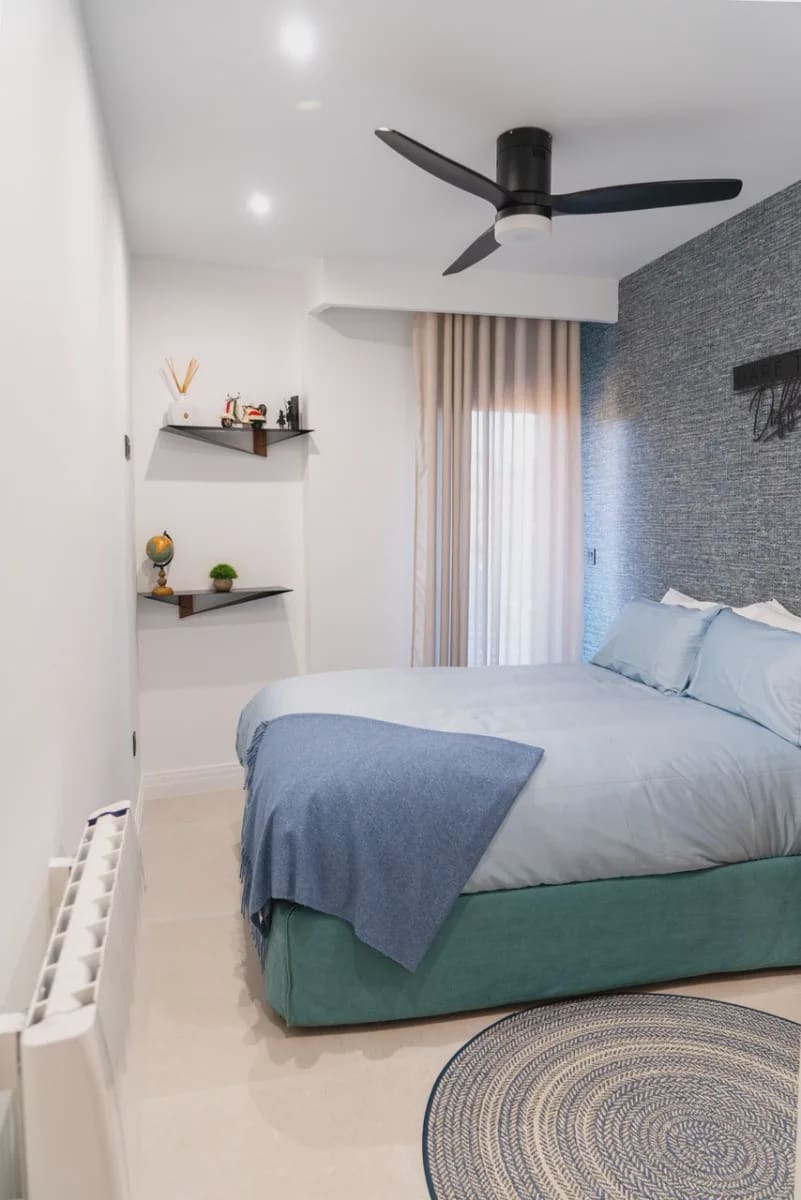 2 Zimmer Apartment zu verkaufen in La Veleta mit Pool - 273.000 € (Ref: 9980128)