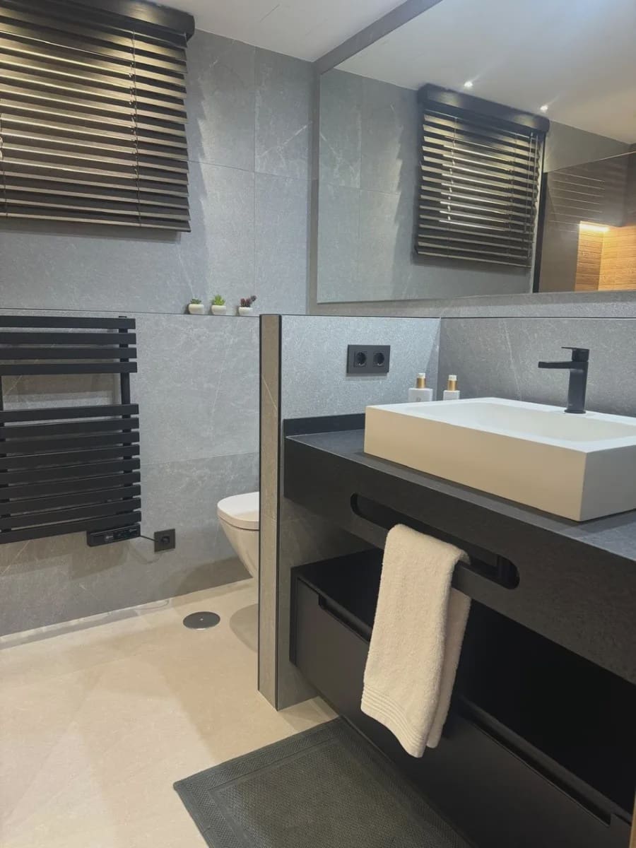 2 Zimmer Apartment zu verkaufen in La Veleta mit Pool - 273.000 € (Ref: 9980128)