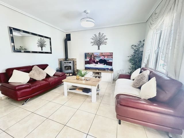Chalet de 2 habitaciones en Villamartin, Orihuela en venta con piscina garaje - 390.000 € (Ref: 9980130)