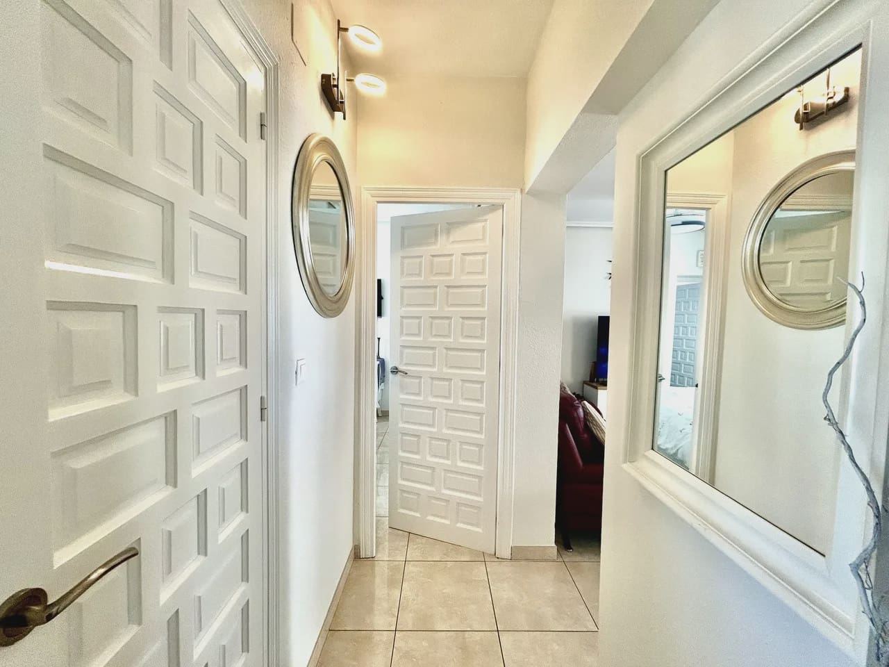 Chalet de 2 habitaciones en Villamartin en venta con piscina garaje - 390.000 € (Ref: 9980130)
