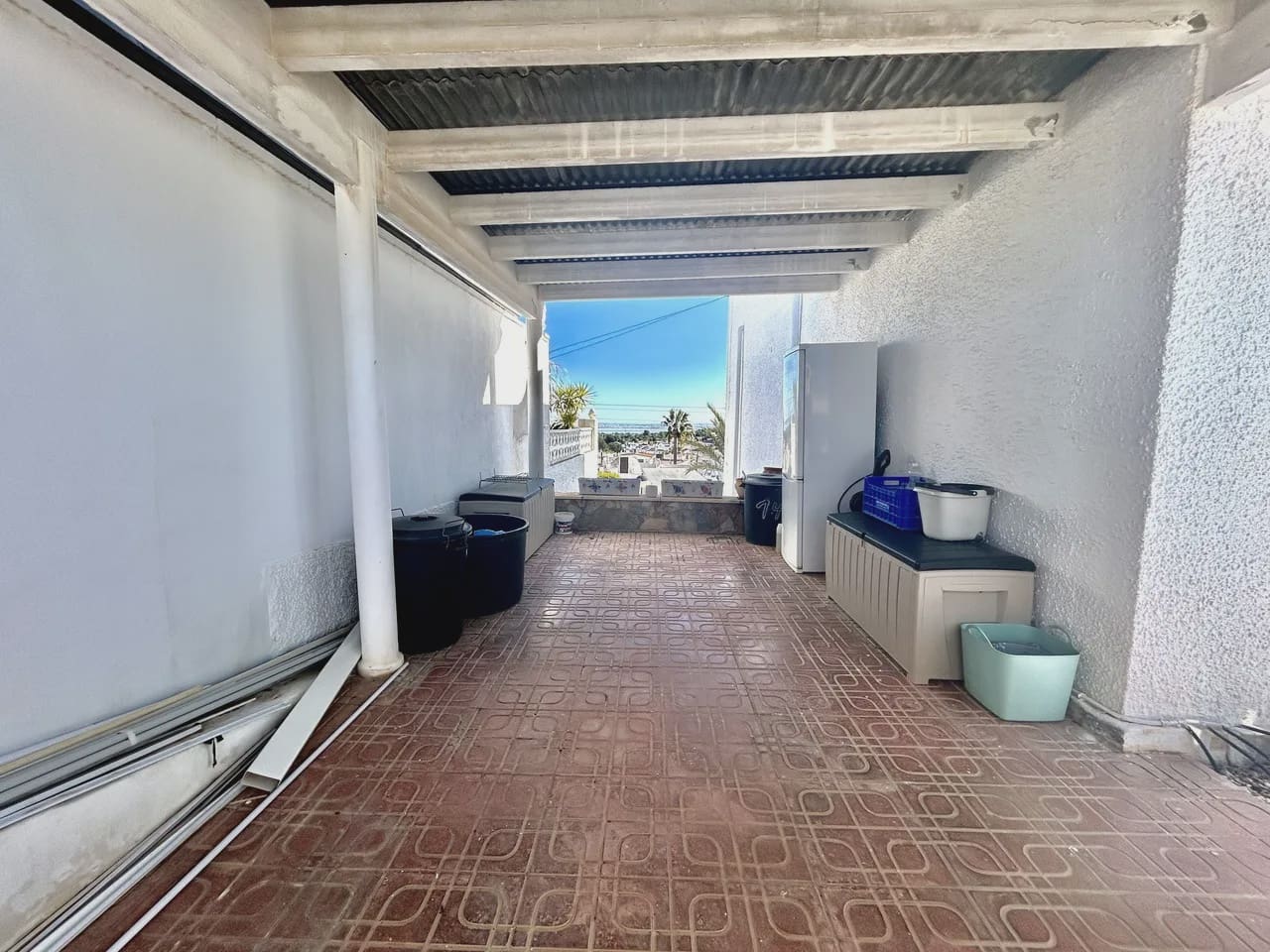 Chalet de 2 habitaciones en Villamartin en venta con piscina garaje - 390.000 € (Ref: 9980130)