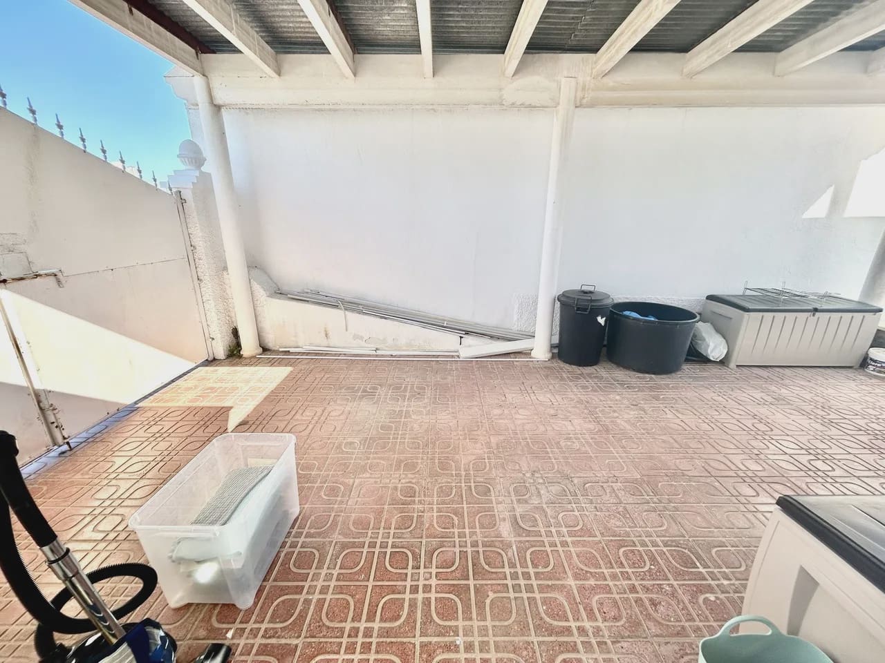 Chalet de 2 habitaciones en Villamartin en venta con piscina garaje - 390.000 € (Ref: 9980130)