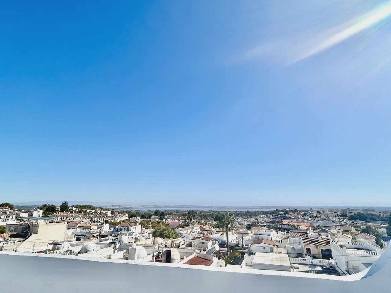 Chalet de 2 habitaciones en Villamartin en venta con piscina garaje - 390.000 € (Ref: 9980130)