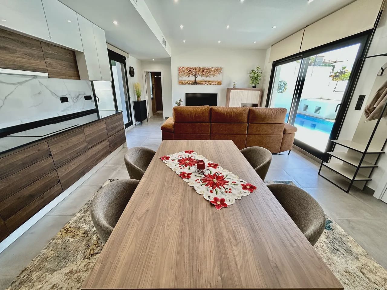 2 bedroom Villa for sale in Villamartin with pool garage - € 425,000 (Ref: 9980131)