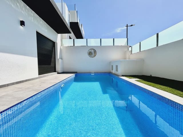 2 bedroom Villa for sale in Villamartin, Orihuela with pool garage - € 425,000 (Ref: 9980131)
