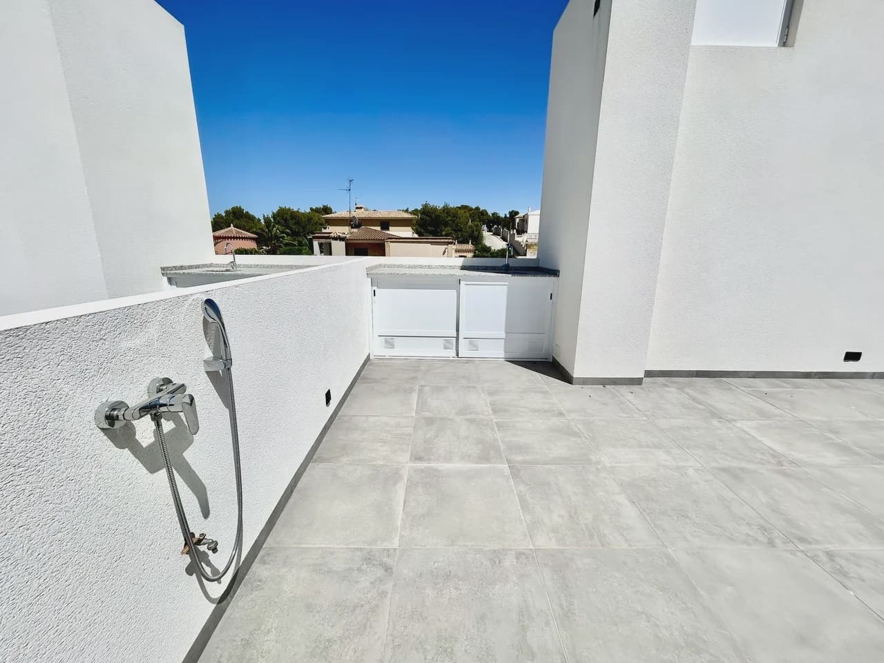 2 bedroom Villa for sale in Villamartin with pool garage - € 425,000 (Ref: 9980131)