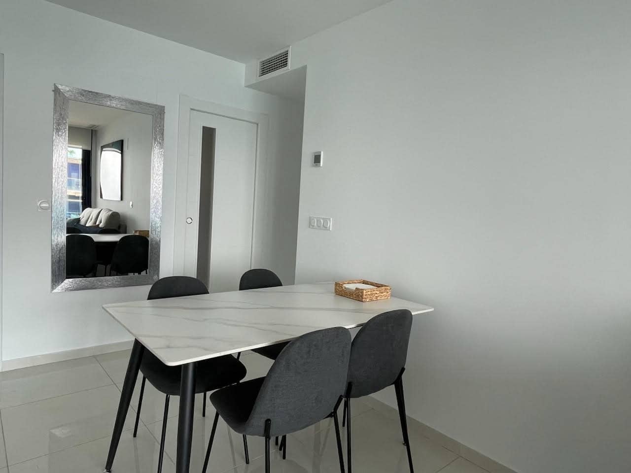 2 soveværelse Lejlighed til salg i Torrevieja med swimmingpool garage - € 450.000 (Ref: 9980133)