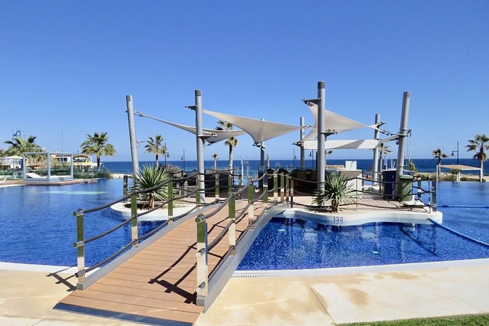 2 soveværelse Lejlighed til salg i Torrevieja med swimmingpool garage - € 450.000 (Ref: 9980133)