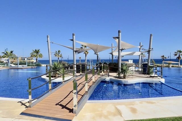 2 soveværelse Lejlighed til salg i Torrevieja med swimmingpool garage - € 450.000 (Ref: 9980133)