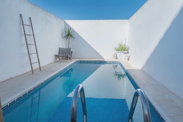 Casa de 4 habitaciones en San Pedro del Pinatar ciudad, San Pedro del Pinatar en venta con piscina - 215.000 € (Ref: 9980134)