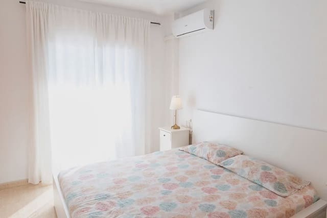 Casa de 4 habitaciones en San Pedro del Pinatar ciudad, San Pedro del Pinatar en venta con piscina - 215.000 € (Ref: 9980134)