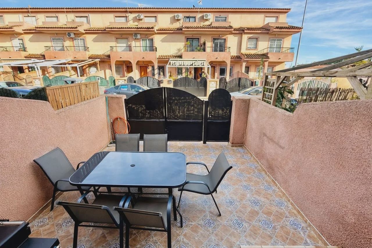 Casa de 4 habitaciones en San Pedro del Pinatar en venta con piscina - 215.000 € (Ref: 9980134)