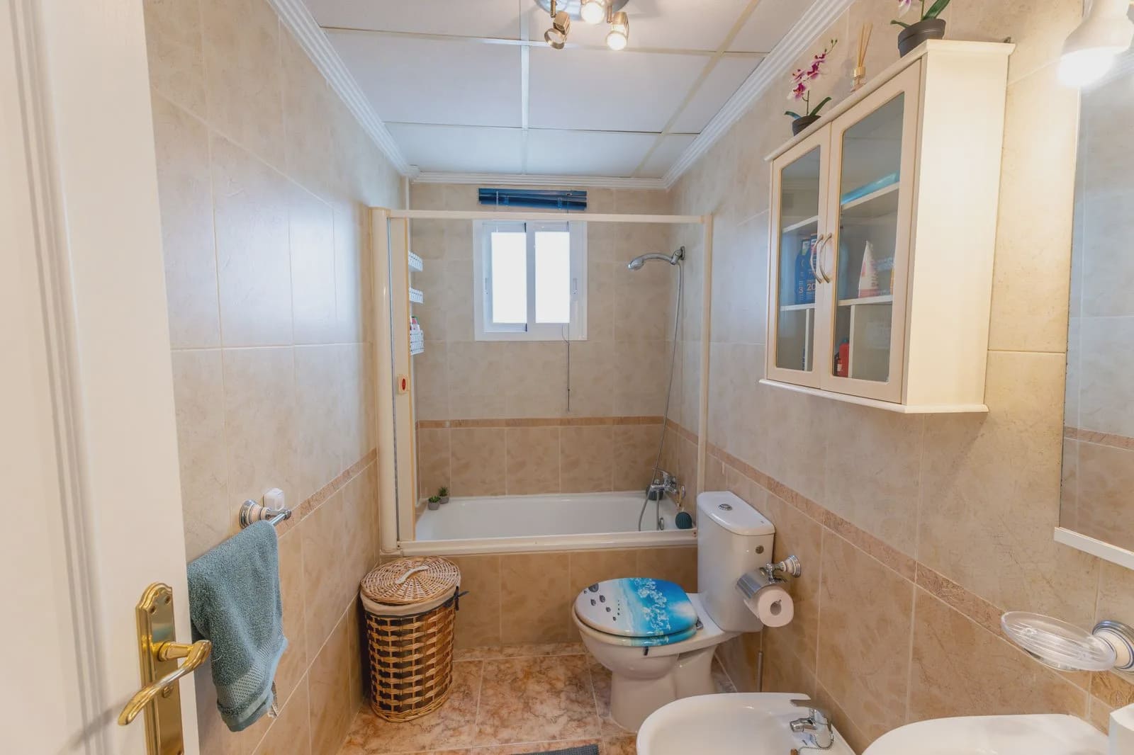 2 makuuhuone Omakotitalo myytävänä paikassa Orihuela Costa mukana uima-altaan 
autotalli - 189 500 € (Ref: 9983716)