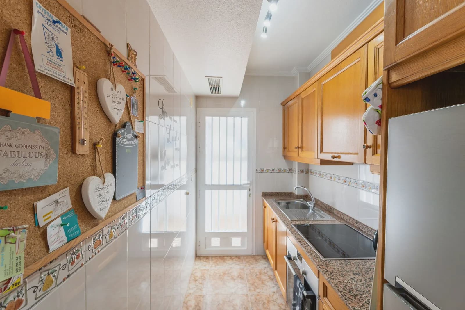 2 makuuhuone Omakotitalo myytävänä paikassa Orihuela Costa mukana uima-altaan 
autotalli - 189 500 € (Ref: 9983716)