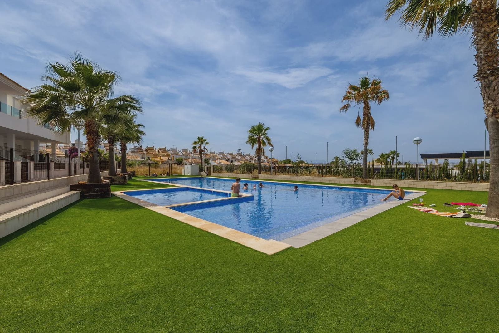 3 quarto Casa em Banda para venda em Los Balcones com piscina garagem - 429 000 € (Ref: 9983718)