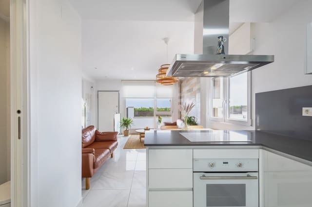 3 Zimmer Haus zu verkaufen in Los Balcones mit Pool Garage - 429.000 € (Ref: 9983718)