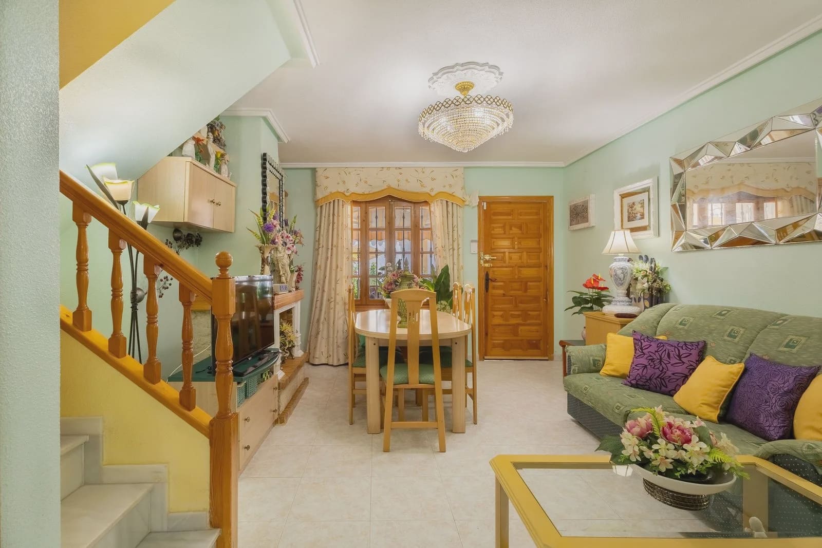 4 Zimmer Haus zu verkaufen in Torrevieja mit Pool - 320.000 € (Ref: 9983719)