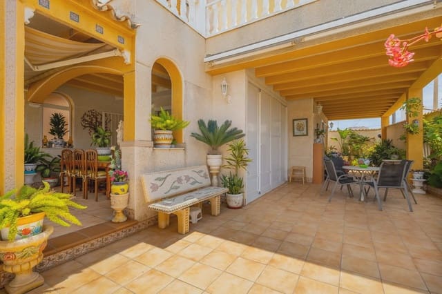 4 soveværelse Byhus til salg i Los Frutales, Torrevieja med swimmingpool - € 320.000 (Ref: 9983719)