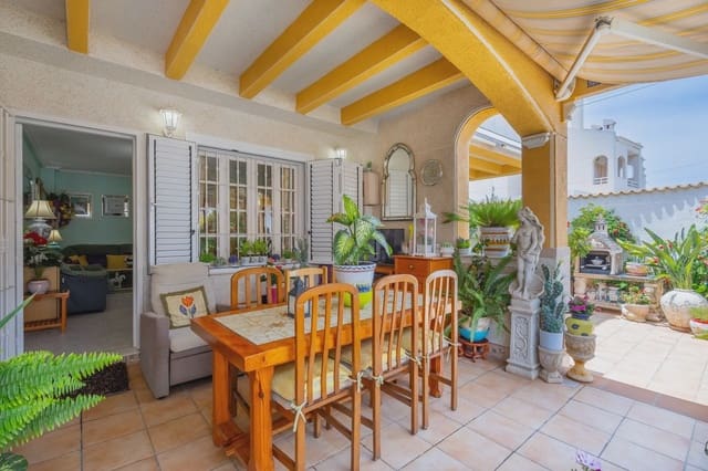 4 soveværelse Byhus til salg i Los Frutales, Torrevieja med swimmingpool - € 320.000 (Ref: 9983719)