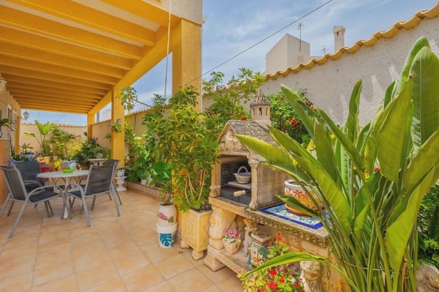 4 soverom Hus til salgs i Los Frutales, Torrevieja med svømmebasseng - € 320 000 (Ref: 9983719)