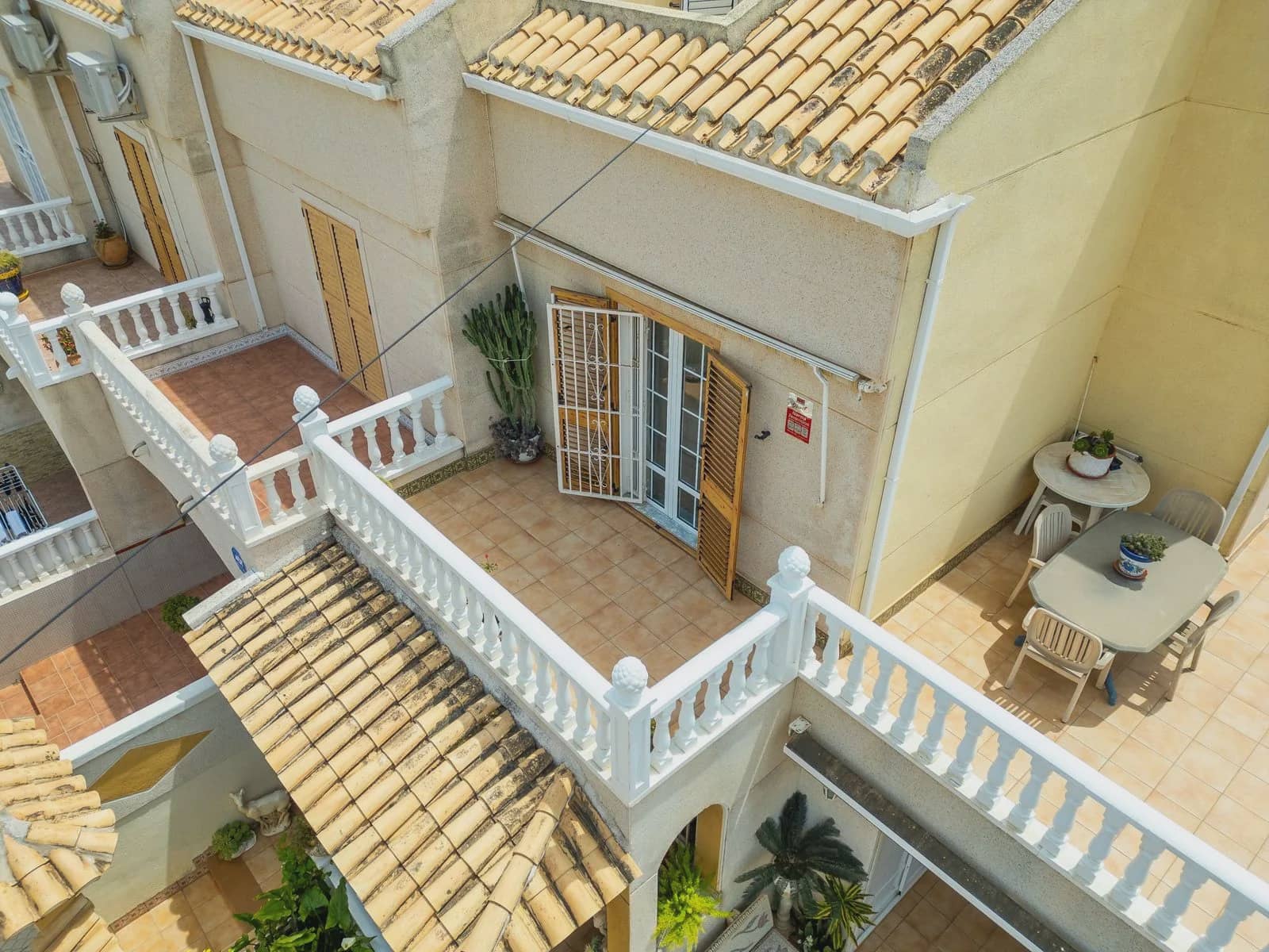 4 quarto Casa em Banda para venda em Torrevieja com piscina - 320 000 € (Ref: 9983719)